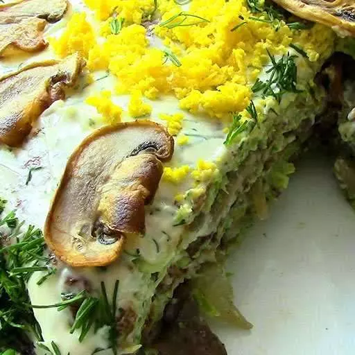 Кабачковий пиріг з м'ясом та грибами