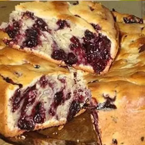 Пирог с чёрной смородиной