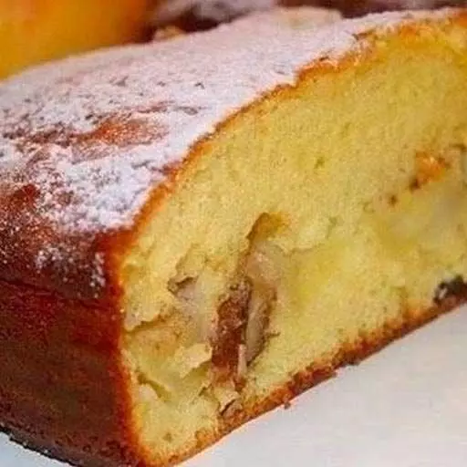 Шарлотка на сгущённом молоке