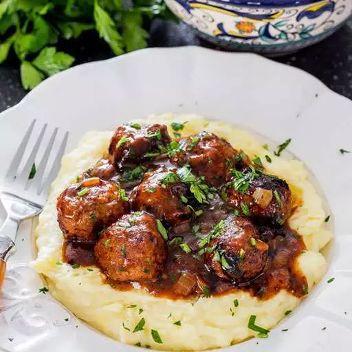 Meatballs with Gravy and Mushed Potatoes