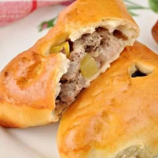 Ечпочмак (пироги з картоплею і м'ясом)