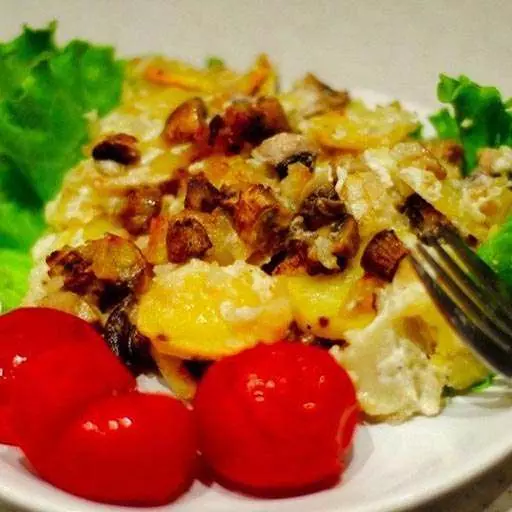 Картофель с шампиньонами в сметане