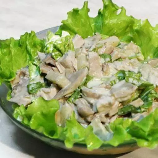 Салат мясной с грибами