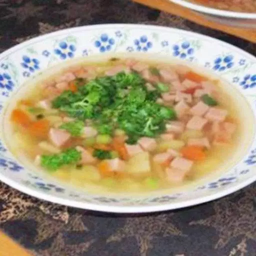 Суп с сардельками