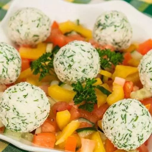 Овочевий салат з кульками
