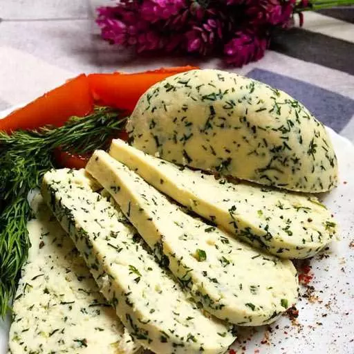 Ароматний домашній сир для ідеального перекусу