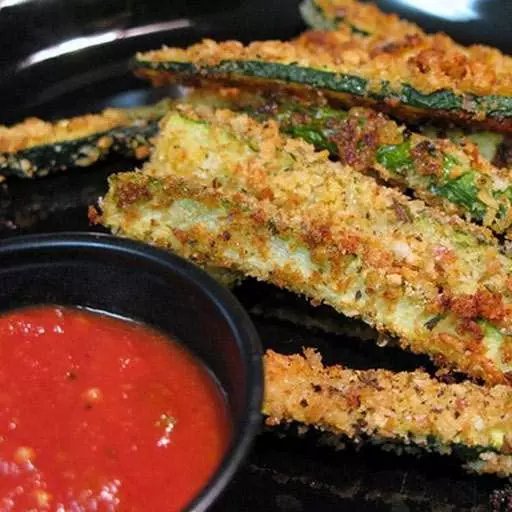 Палочки из кабачка в панировке