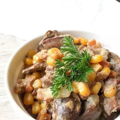Печінка з кукурудзою