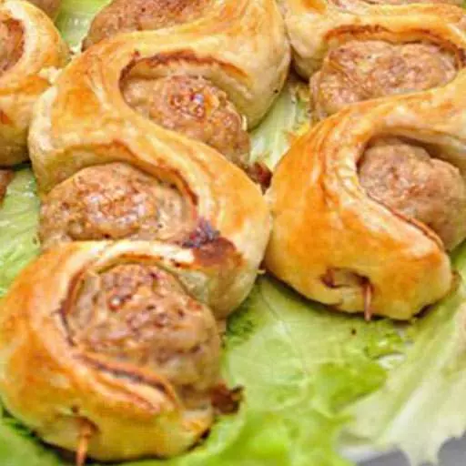 Шашлички з листковим тістом на шпажках